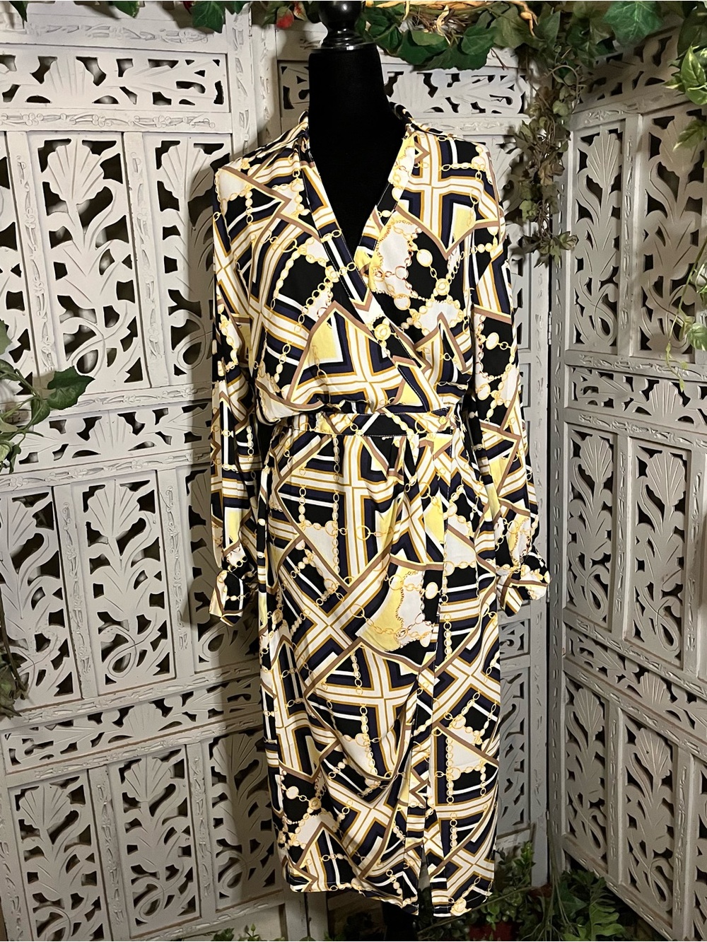 FASHION NOVA FANTASTIC LAVINA BLACK WITH GOLD & YELLOW ABSTRACT MIDI SHIRT DRESS